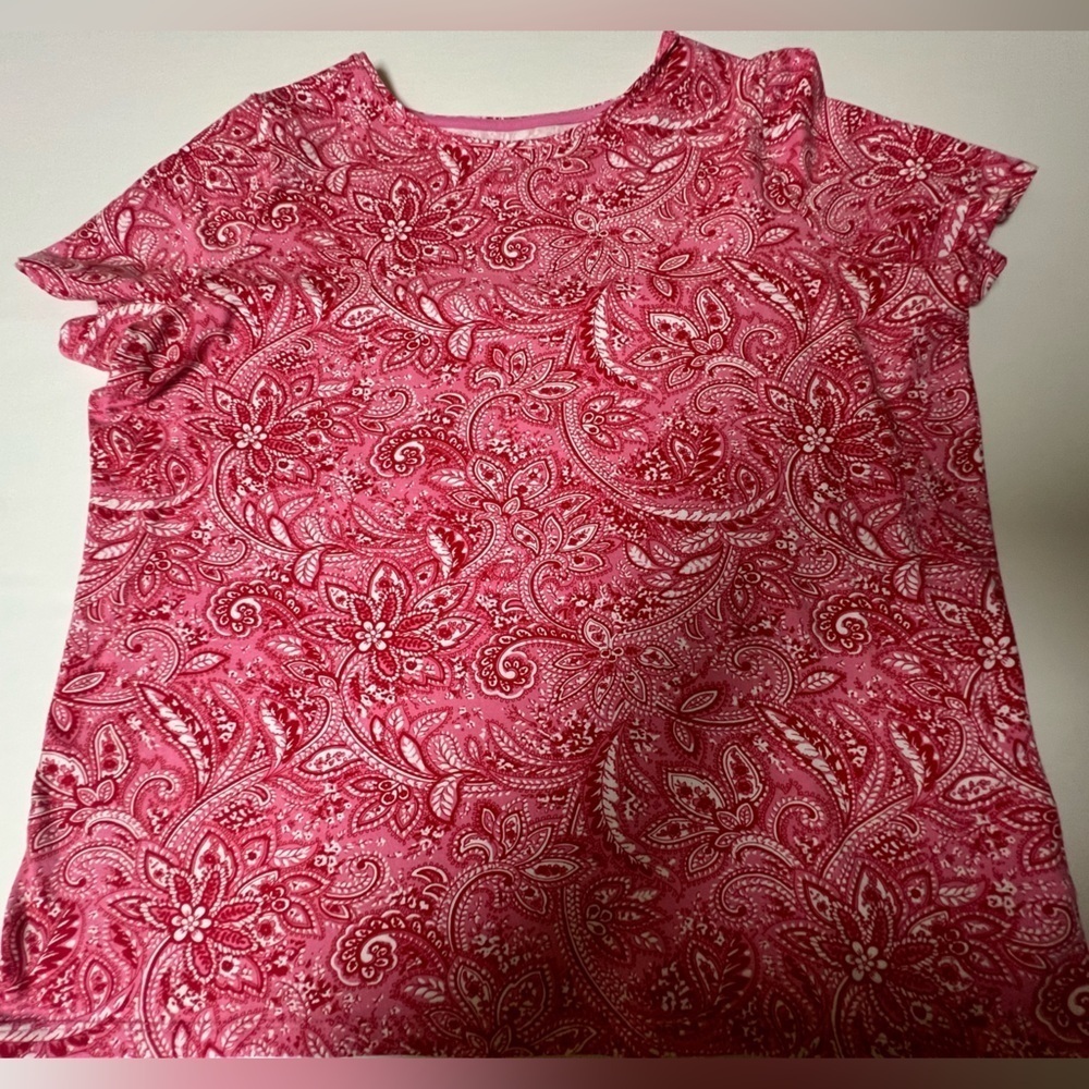 TALBOT’S PLUS SIZE 1X PETITE RED/PINK & WHITE PAISLEY SHORT SLEEVE COTTON TEE